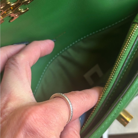 Authentic TORY BURCH Nappa quilting leather turnkock logo closure crossbody - Picture 10 of 16